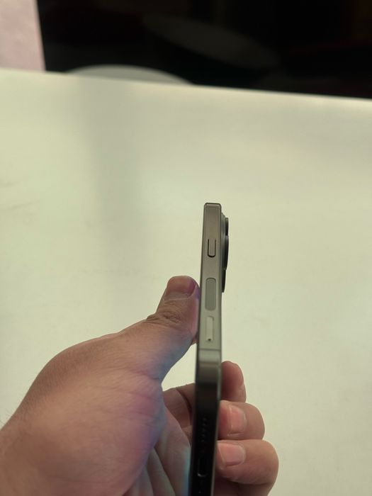 Iphone 15 Pro 256 Gb simkartali