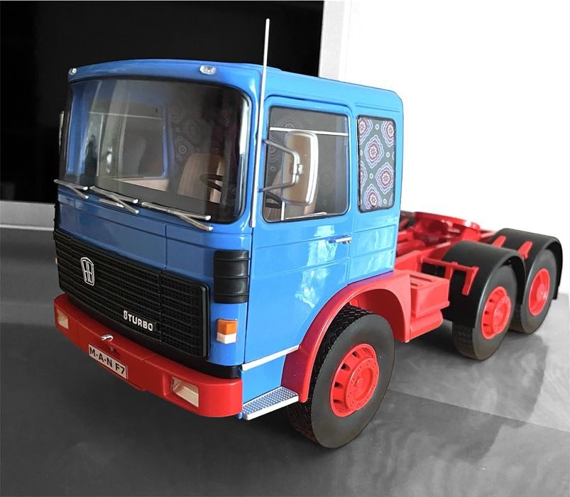 Macheta camion Roman