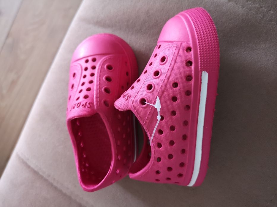 Новая обувь для малыша до года