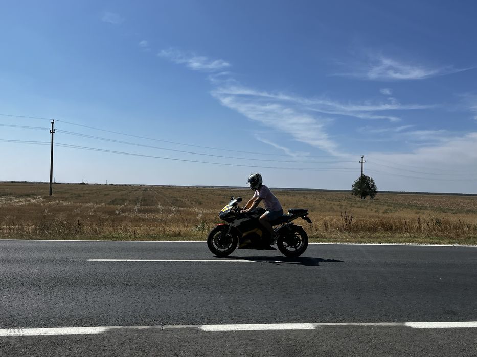 Vand YAMAHA YZF R6 rj09 2005 editie VR46 nr. 2121