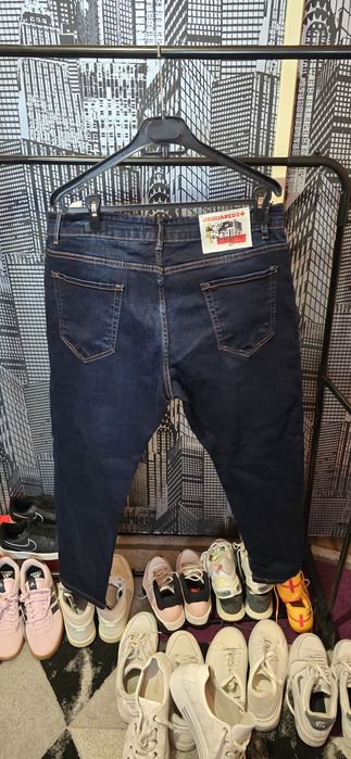 Vând blugi dsquared 2