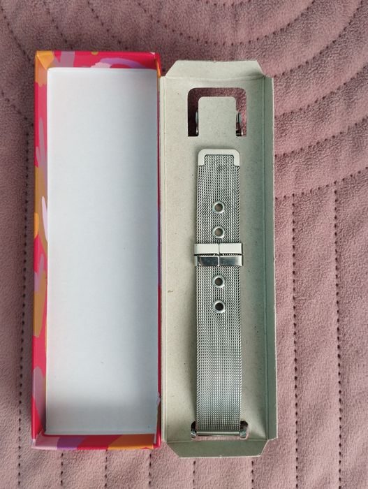 Часовници от Avon