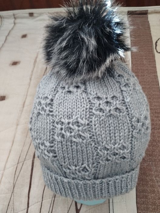 Ръчно плетени дамски шапки