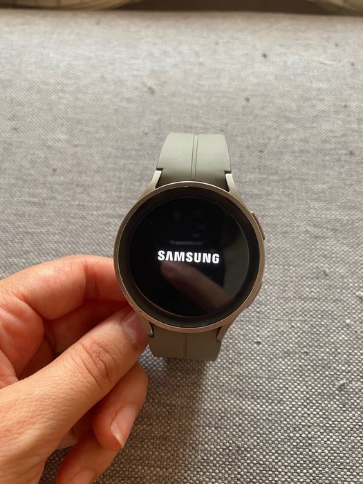 Продавам Samsung Galaxy Watch 5 Pro