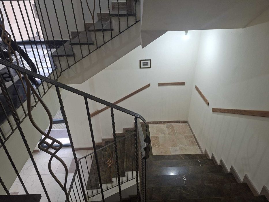 Închiriez apartament 2 camere Rm Vâlcea plus garaj