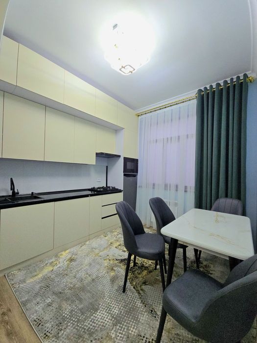 Продается 3 ком. Квартира по ул. Рудаки ор. Техногазоил