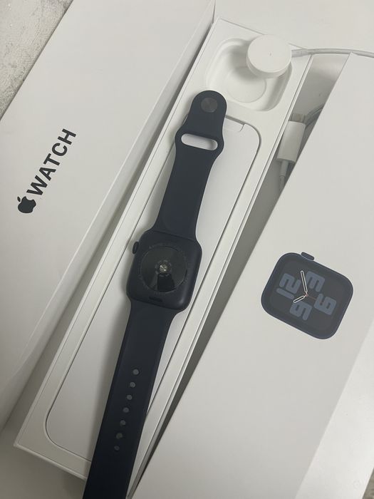 Apple Watch SE (2nd Gen) 44 mm