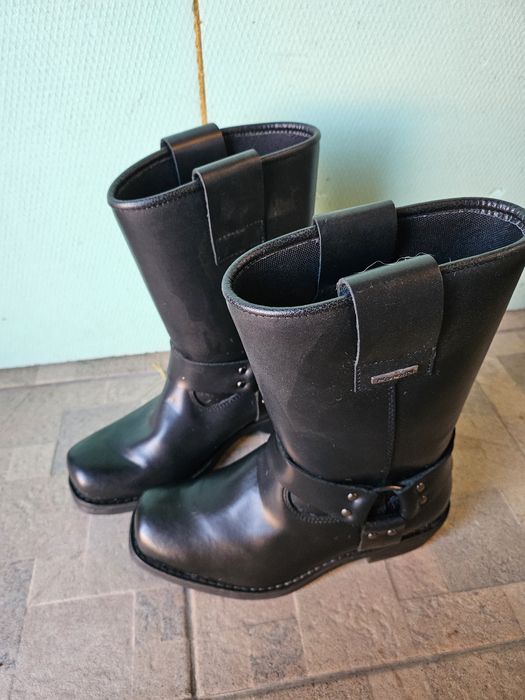 Рокерски ботуши номер 39