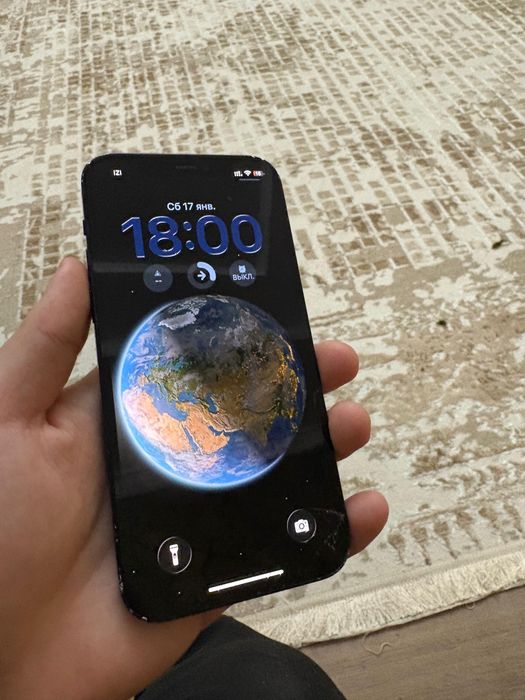 Iphone 12.