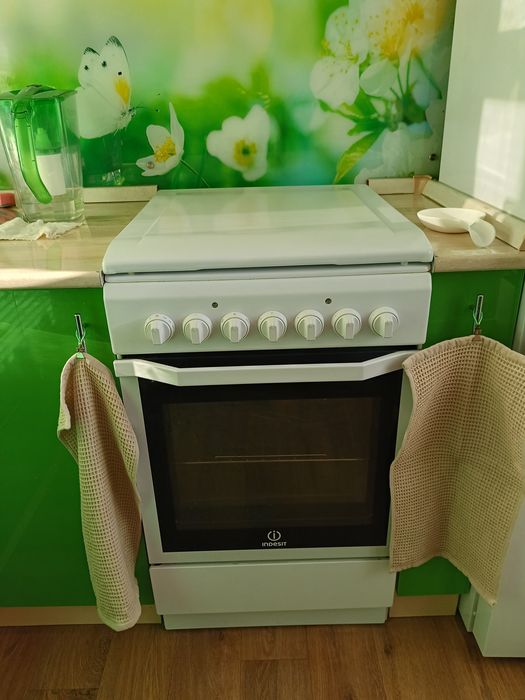 Электрическая плита Indesit