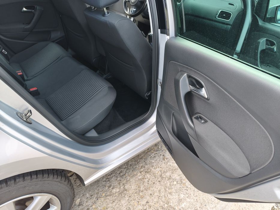 VOLKSWAGEN Polo 2011 — imagine 2