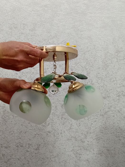 Продам б/у люстры