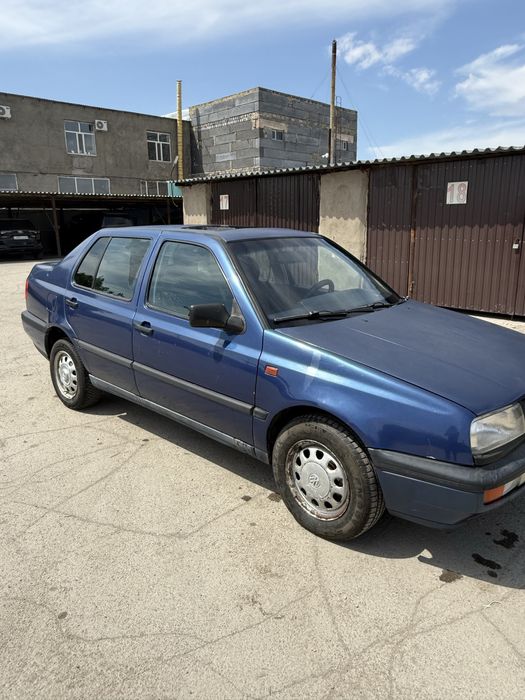 Срочно продам  volkswagen vento 1993г