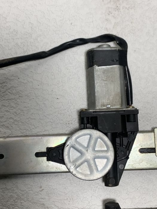 Электростеклоподъемники универсал