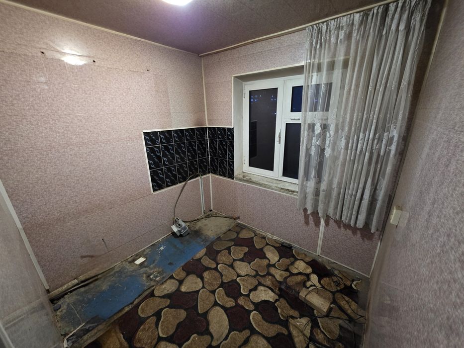 Калининскийда 3 хоналик квартира  сотилади.