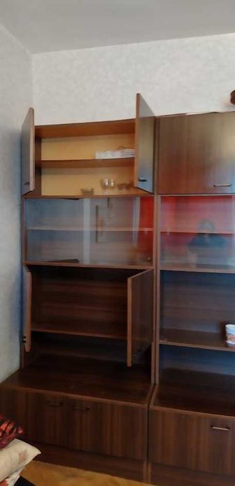 Предлагам три много добре запазени холни секции