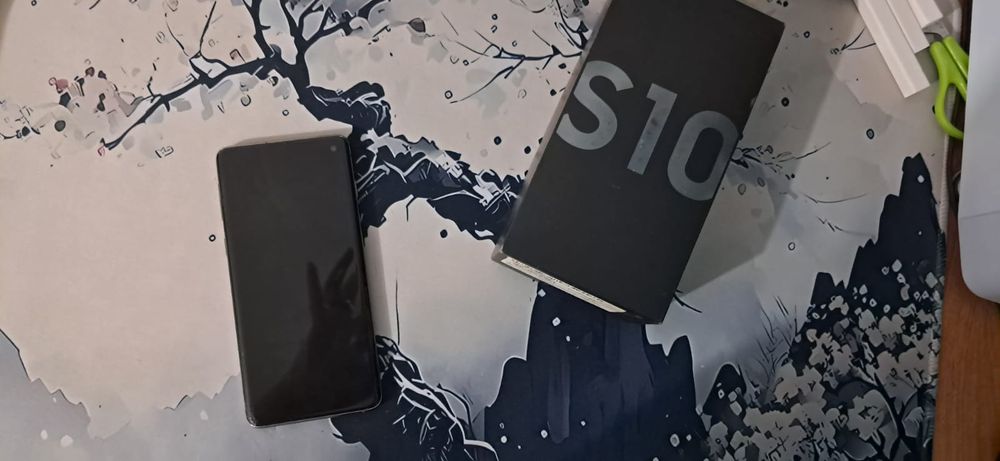Обменяю Samsung S10
