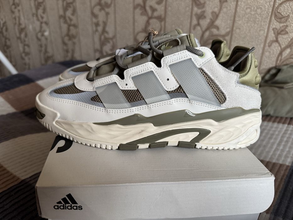 Кроссовки Adidas niteball