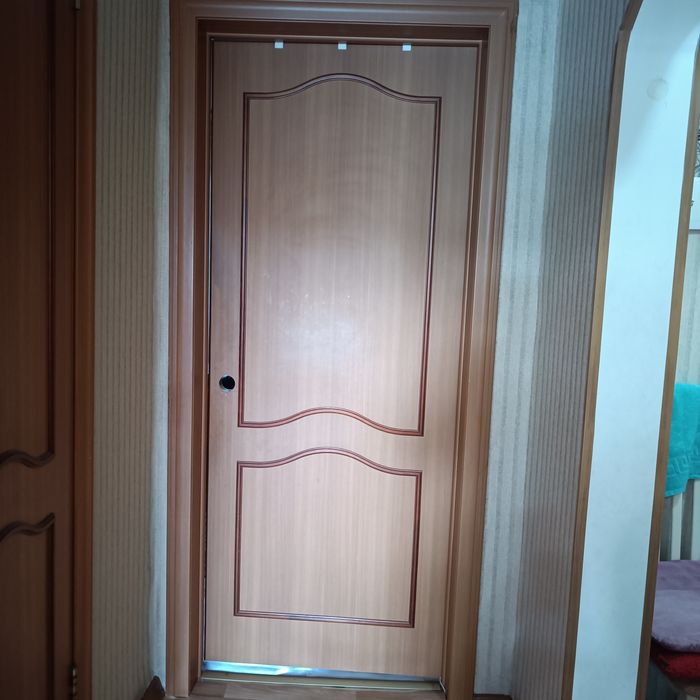 Продаются межкомнатные двери.