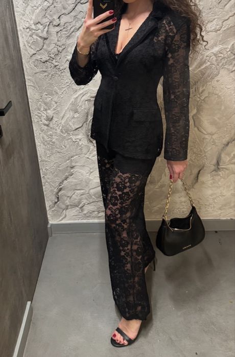 Set costum negru din dantela
