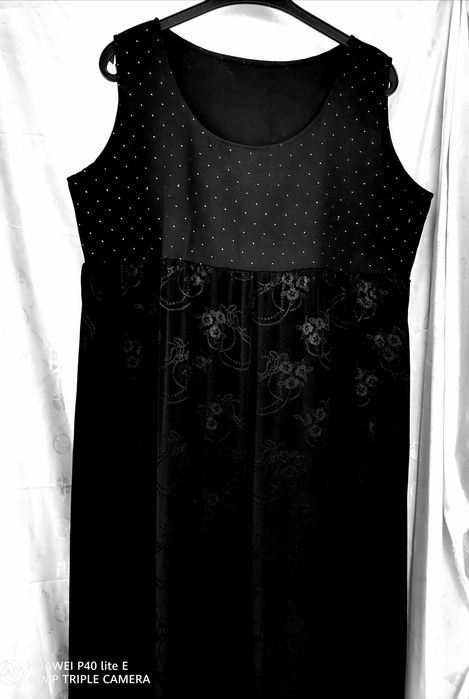 Нови рокли подходящи и за официални.