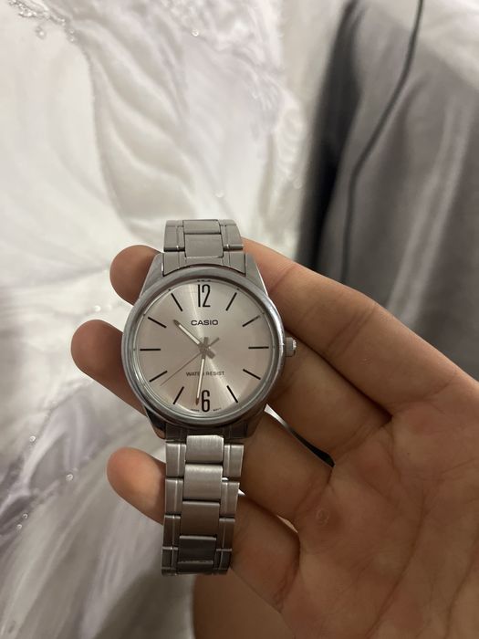 продаю часы Casio б/у дешево