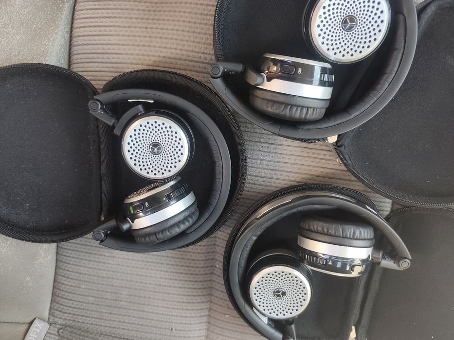 3 seturi Căști Mercedes AKG