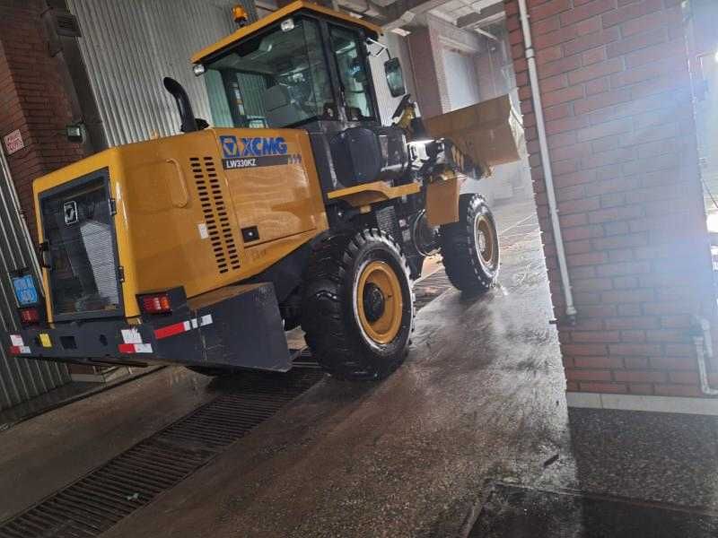 Фронтальный погрузчик