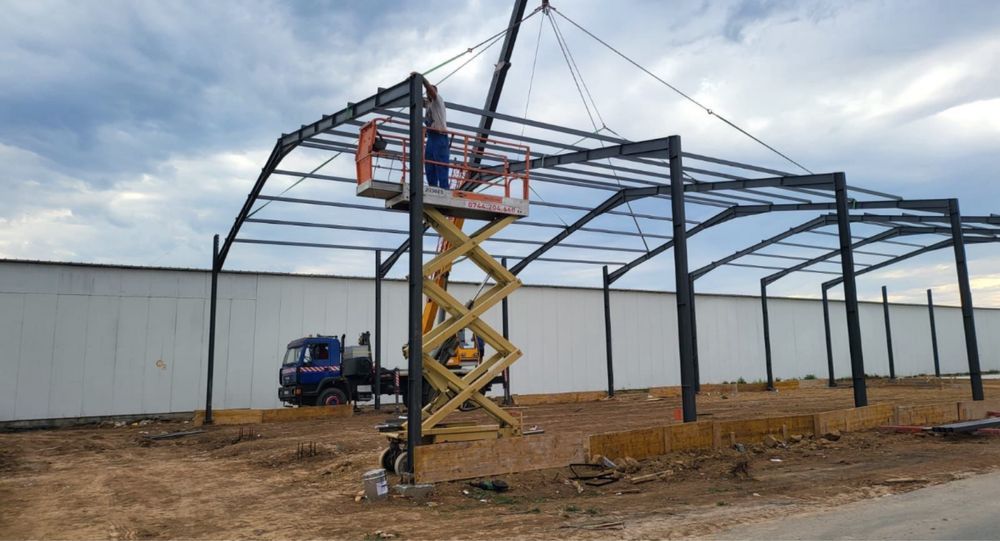 Hală metalică agricolă 12x25 m din profile zincate