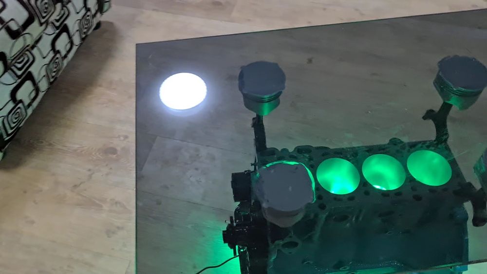 Журнальный столик