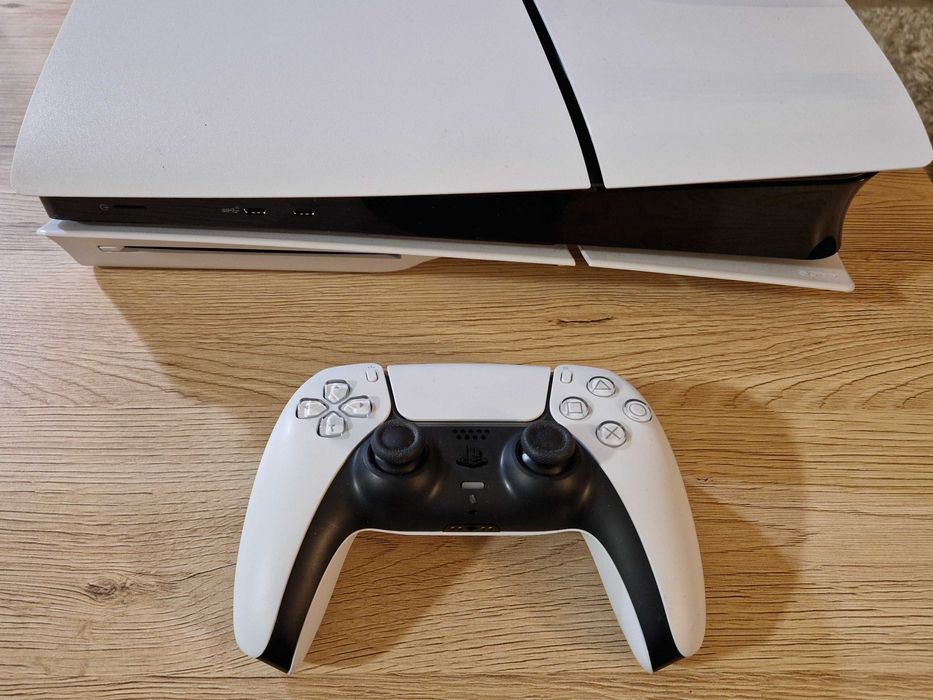 PlayStation 5 Slim / PS5 Slim с един контролер