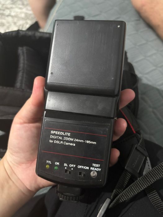Срочно продам Canon EOS 1200D