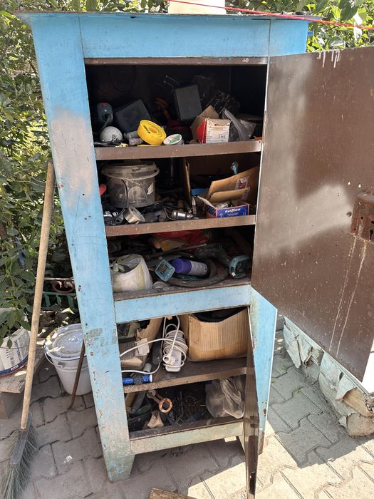 Продам металлический сейф советский.