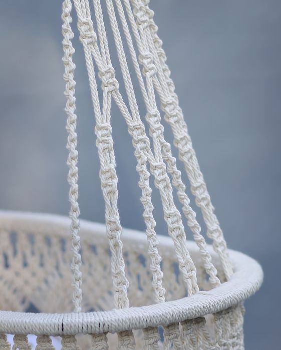 Chiroyli qo‘l mehnati bilan to‘qilgan makrame arg‘imchoq sotiladi.
Uy