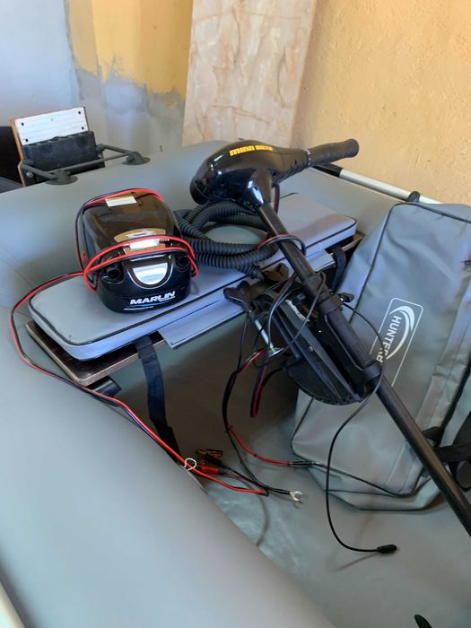 Надуваема лодка с ел. двигател