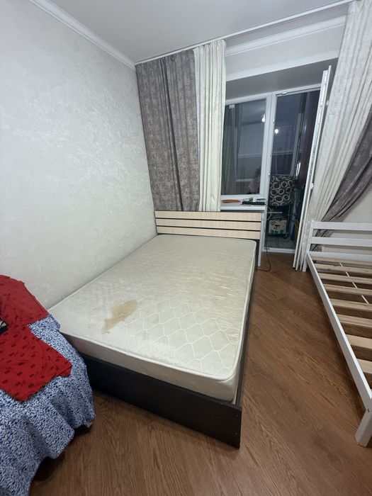 Отдам 2 кровати с матрасами