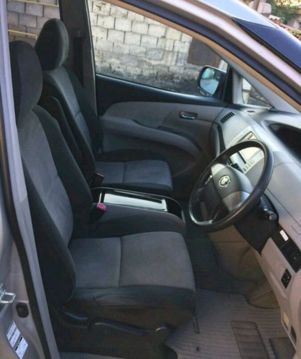 Продам Toyota Estima минивен