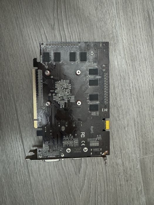 Продам видеокарту Nvidia GeForce GT 220
