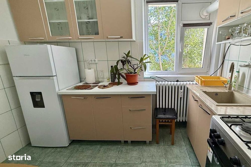 Apartament 1 camera 28 mp Podu Ros Cantemir 360 euro