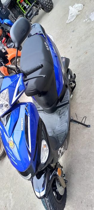 Scuter benzina fara permis