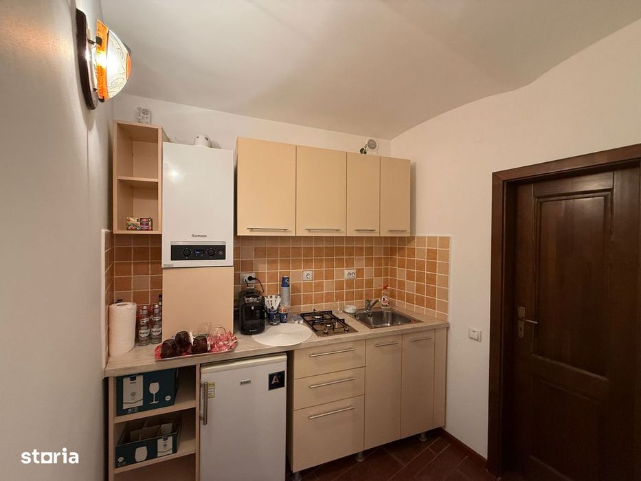 Reducere pret-Spatiu comercial 3 camere + CURTE, gata de utilizare