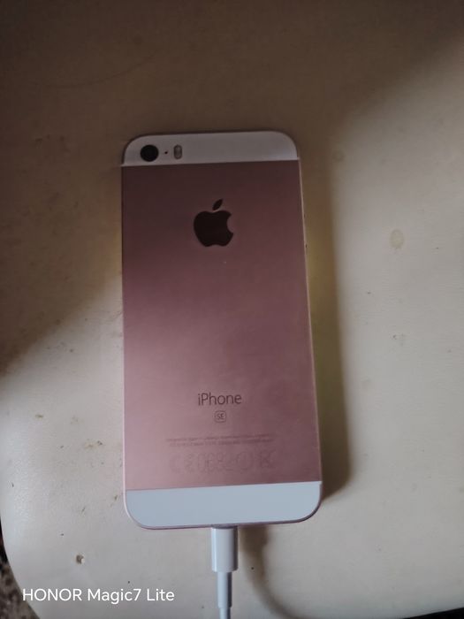 iPhone se 1  2016