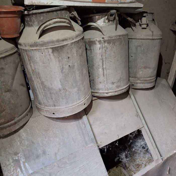 Емкость для корма,фляга под корма