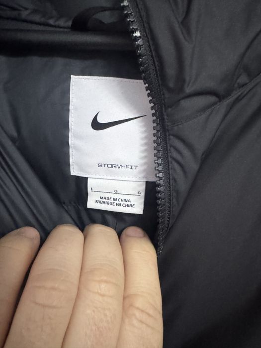 Geaca nike marimea L si xl