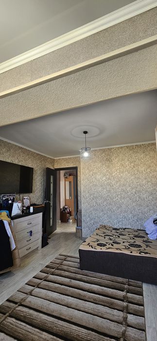 Срочно продам 3 х ком кв 6 мкр