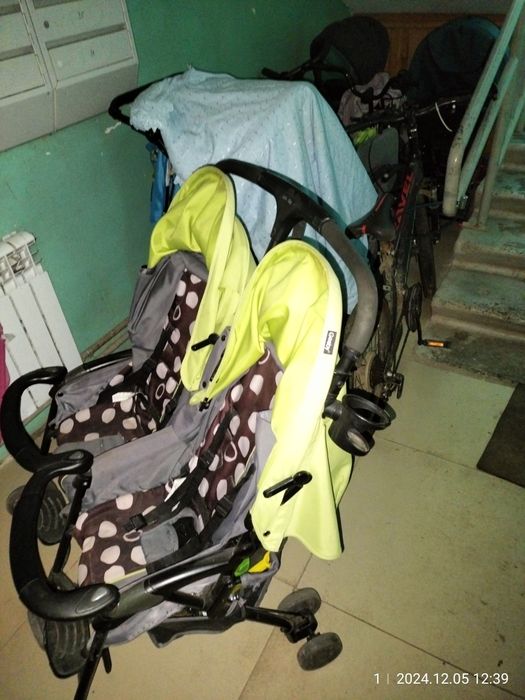 Коляска для двойни