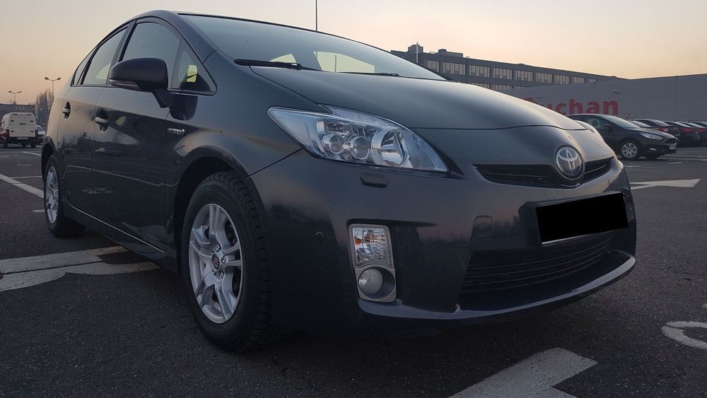 Toyota Prius Toyota Prius 1.8 Hybrid 2011 FIVE | Piele | Trapa solara | HUD | Auto-