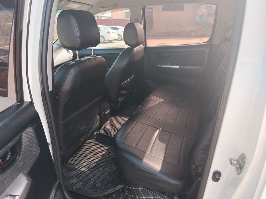 Тойота хайлюкс 2014 г. в