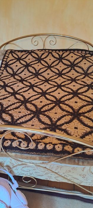 Vând covor/covertură tradițional ,confecționat din lână naturală!