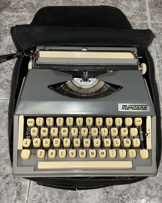 Пишеща машина Montana - Made in Italy